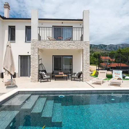 Ginger Modern With Private Pool *