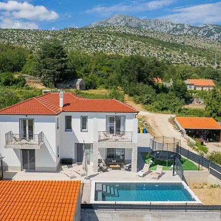 Villa Ginger Modern With Private Pool